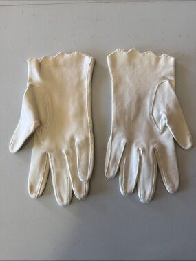 Classic White Cotton Gloves